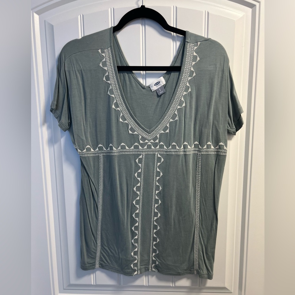 Grey/Green Detail top